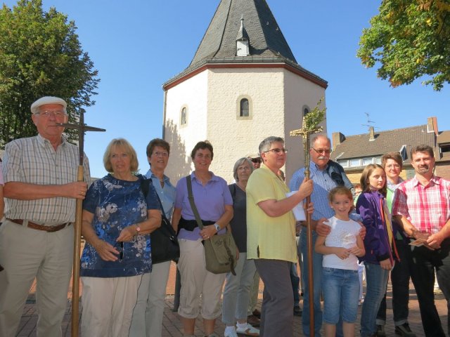 Pilger an der Gnadenkapelle